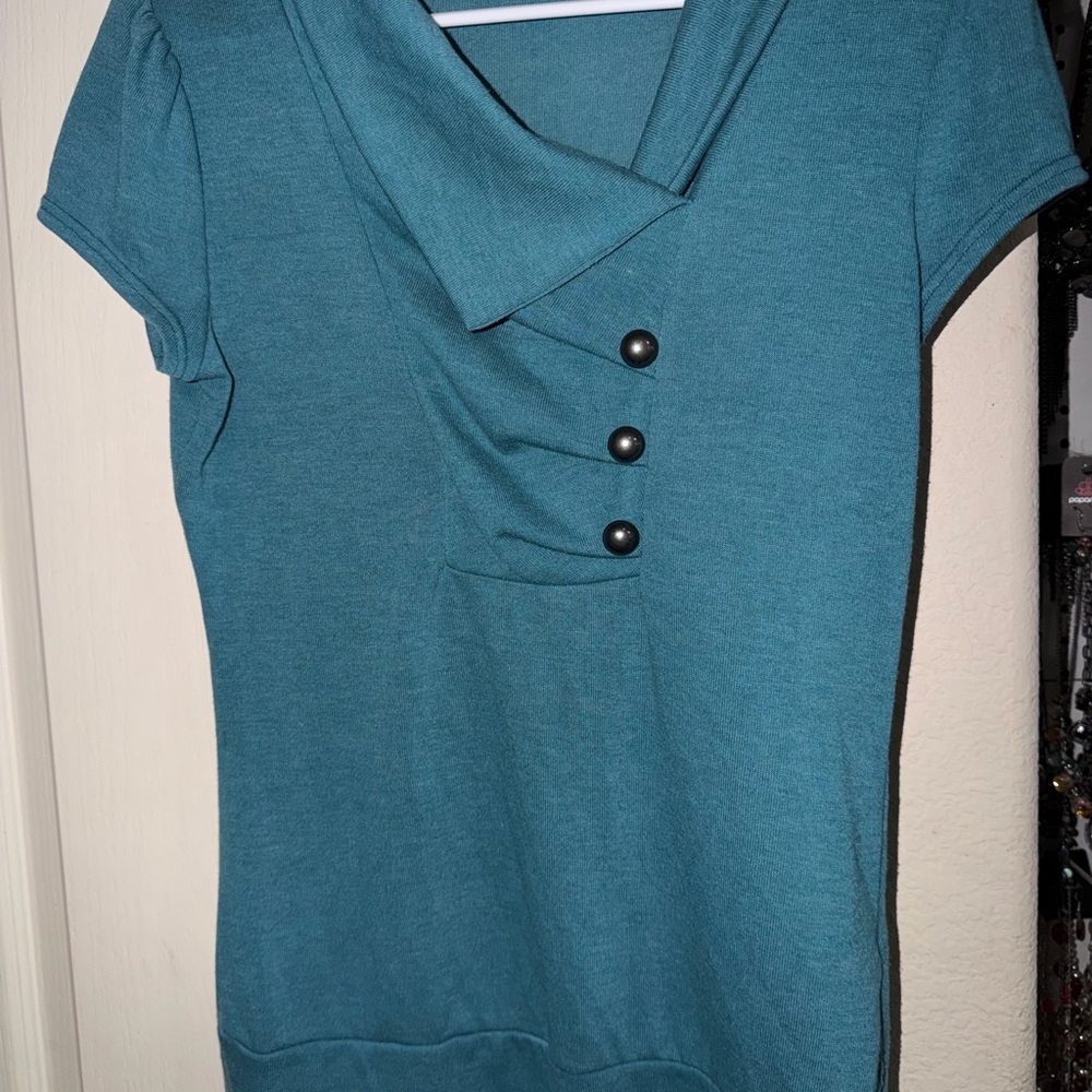 Women’s Short Sleeve Knit Top – Asymmetrical Collar  size large